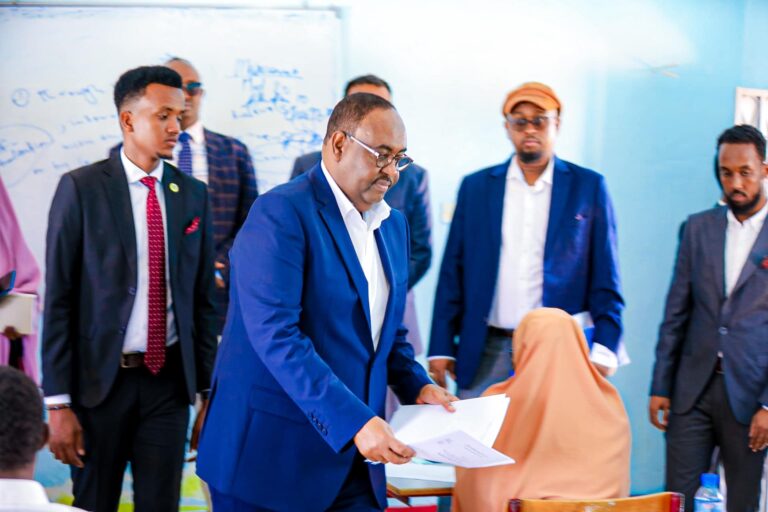 ARDAY GAARAYSA 21,801 OO U FARIISTAY IMTIXAANKA SHAHAADIGA AH EE PUNTLAND